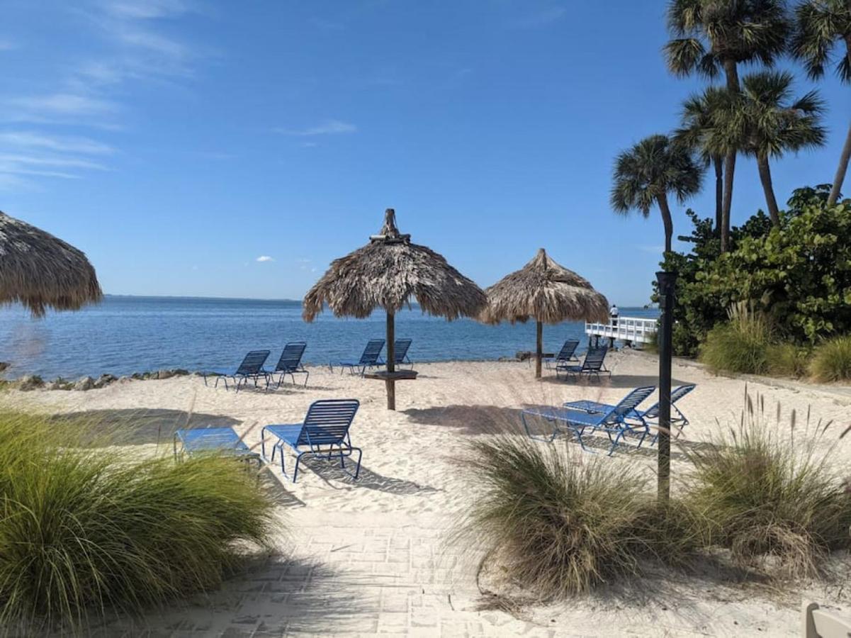 Bay Views From Your Balcony Beach Resort Tampa Esterno foto