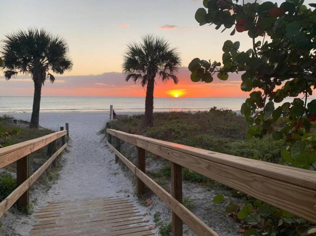 Bay Views From Your Balcony Beach Resort Tampa Esterno foto