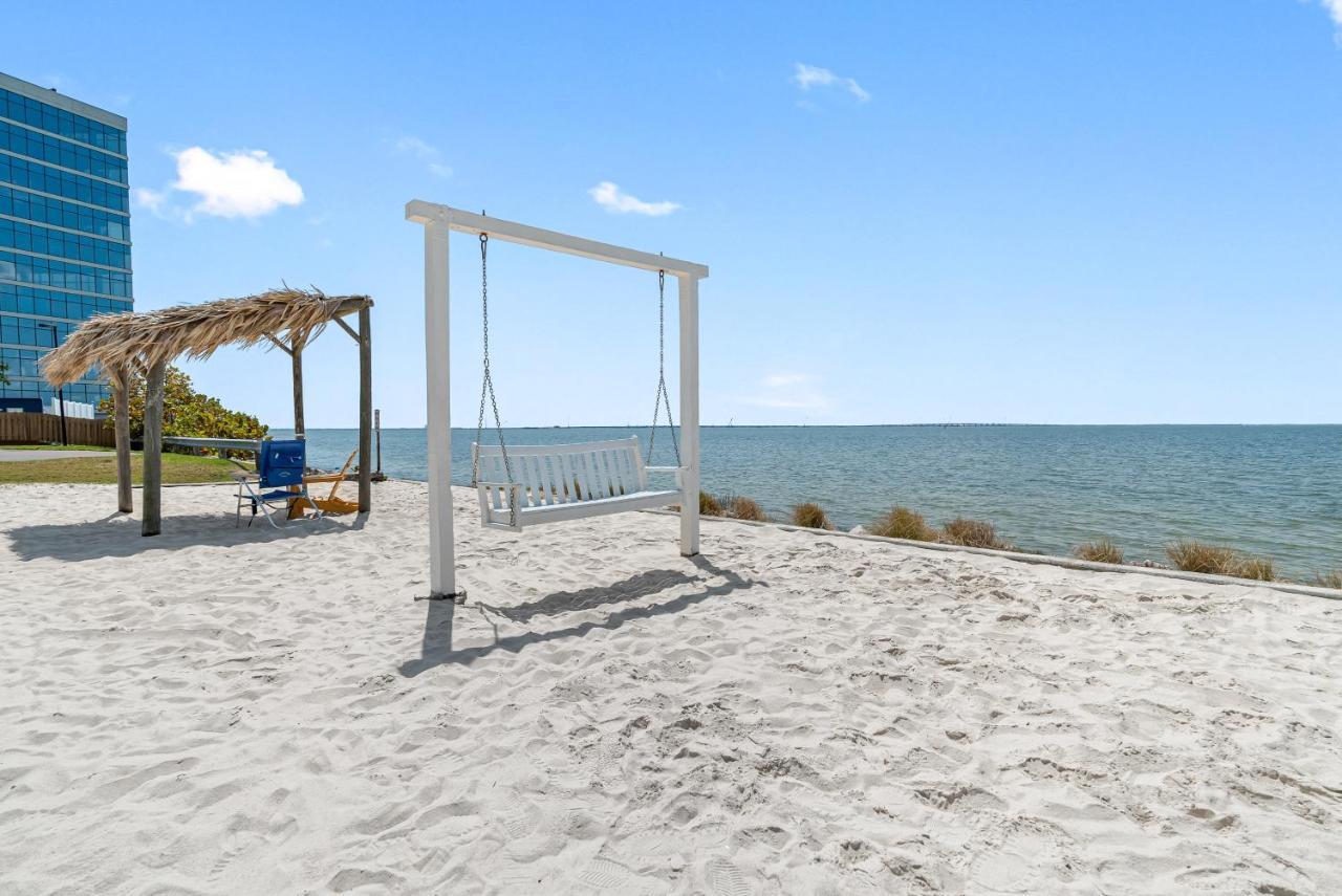 Bay Views From Your Balcony Beach Resort Tampa Esterno foto